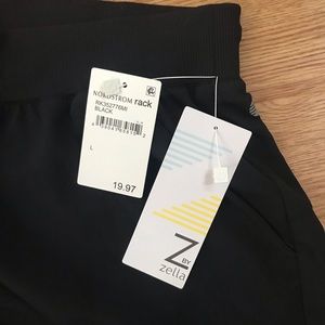 Z by Zella Take a Hike Shorts